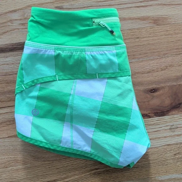 Lululemon Frond Green Gingham Speed Shorts 2 - Picture 4 of 7